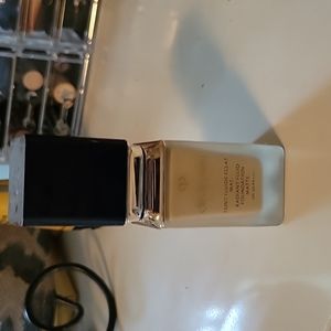 Cle de Peau Radiant Fluid Foundation Matte